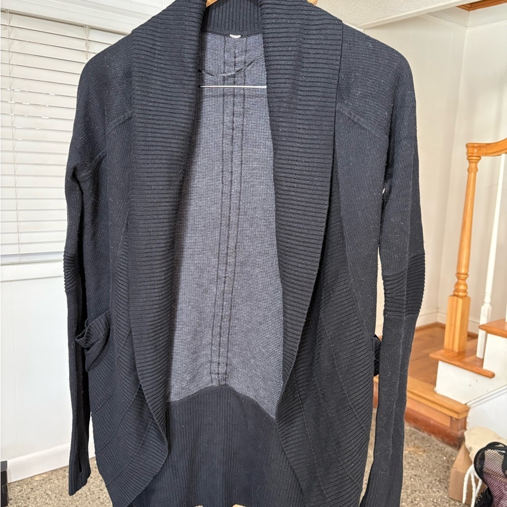 lululemon sweater/wrap size S/M
